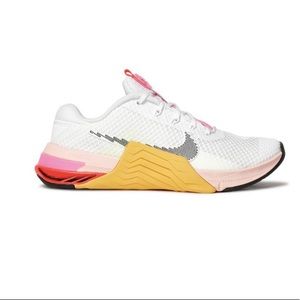 Womens Nike Metcon 7 cross training shoes size 6